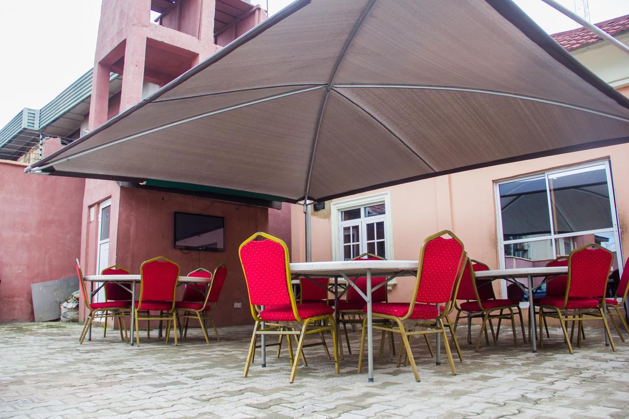 Glasshouse Hotel And Suites Egba Exterior foto